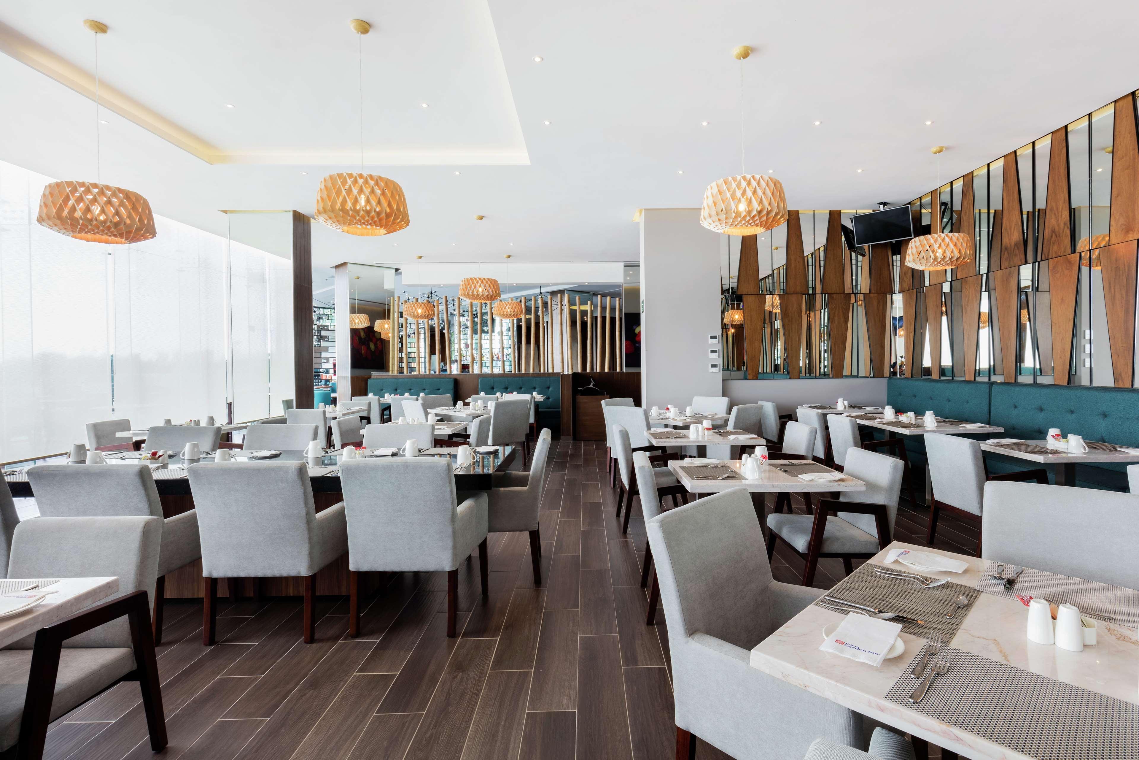 Hilton Garden Inn Саламанка Екстериор снимка