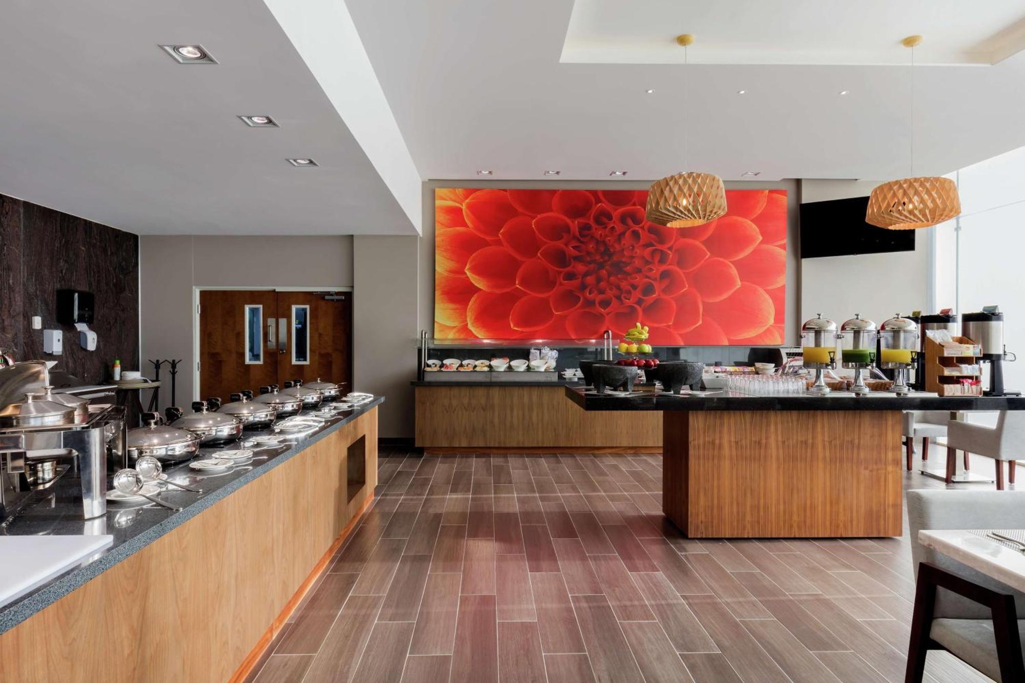 Hilton Garden Inn Саламанка Екстериор снимка