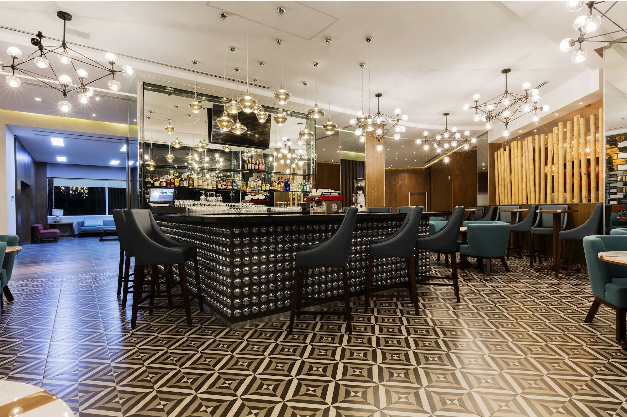Hilton Garden Inn Саламанка Екстериор снимка